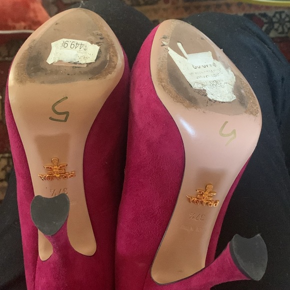 Prada heels. Gently worn. In fantastic shape! Made in Italy. 37.5 - Picture 4 of 6